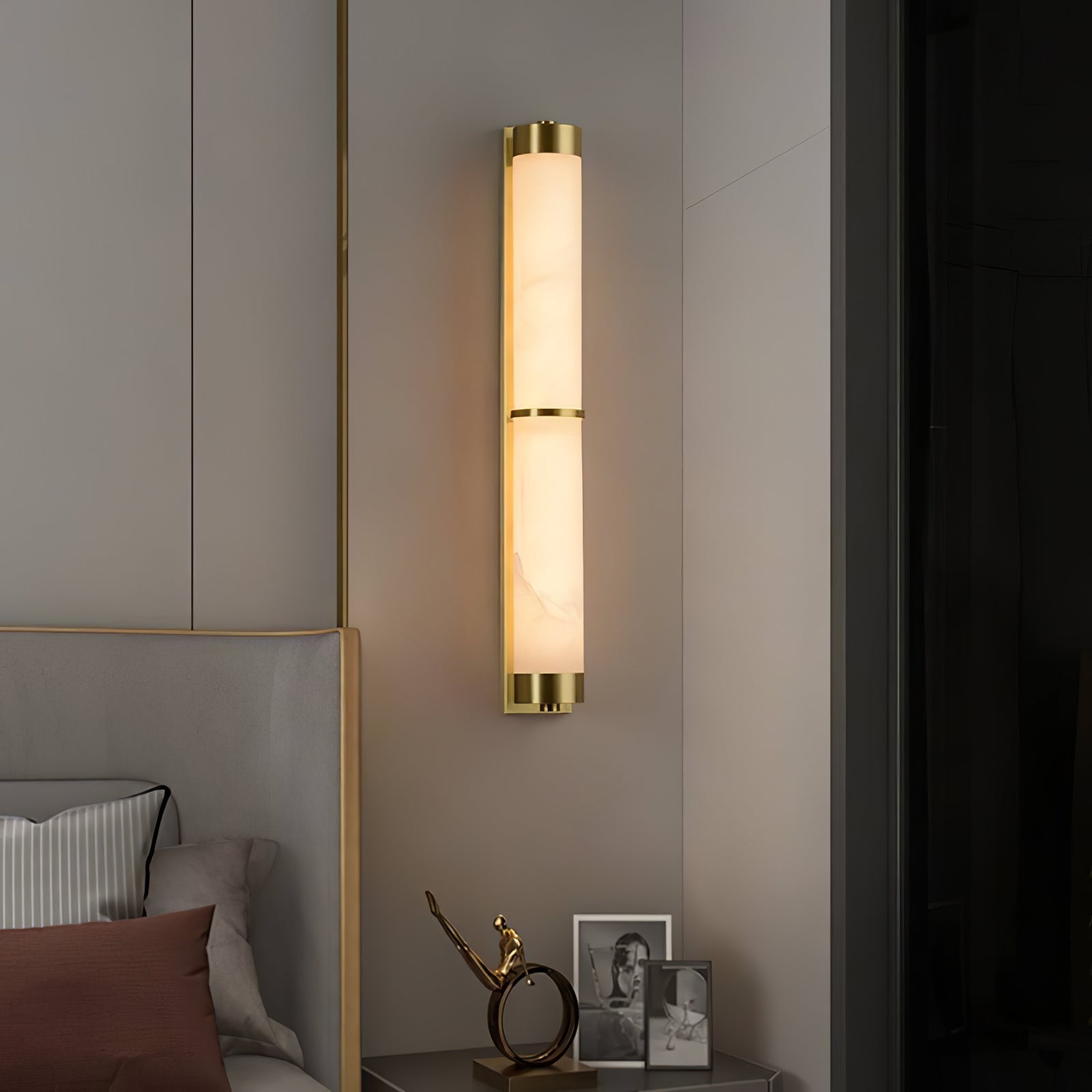 Alabaster Cylindra Brass Wall Light