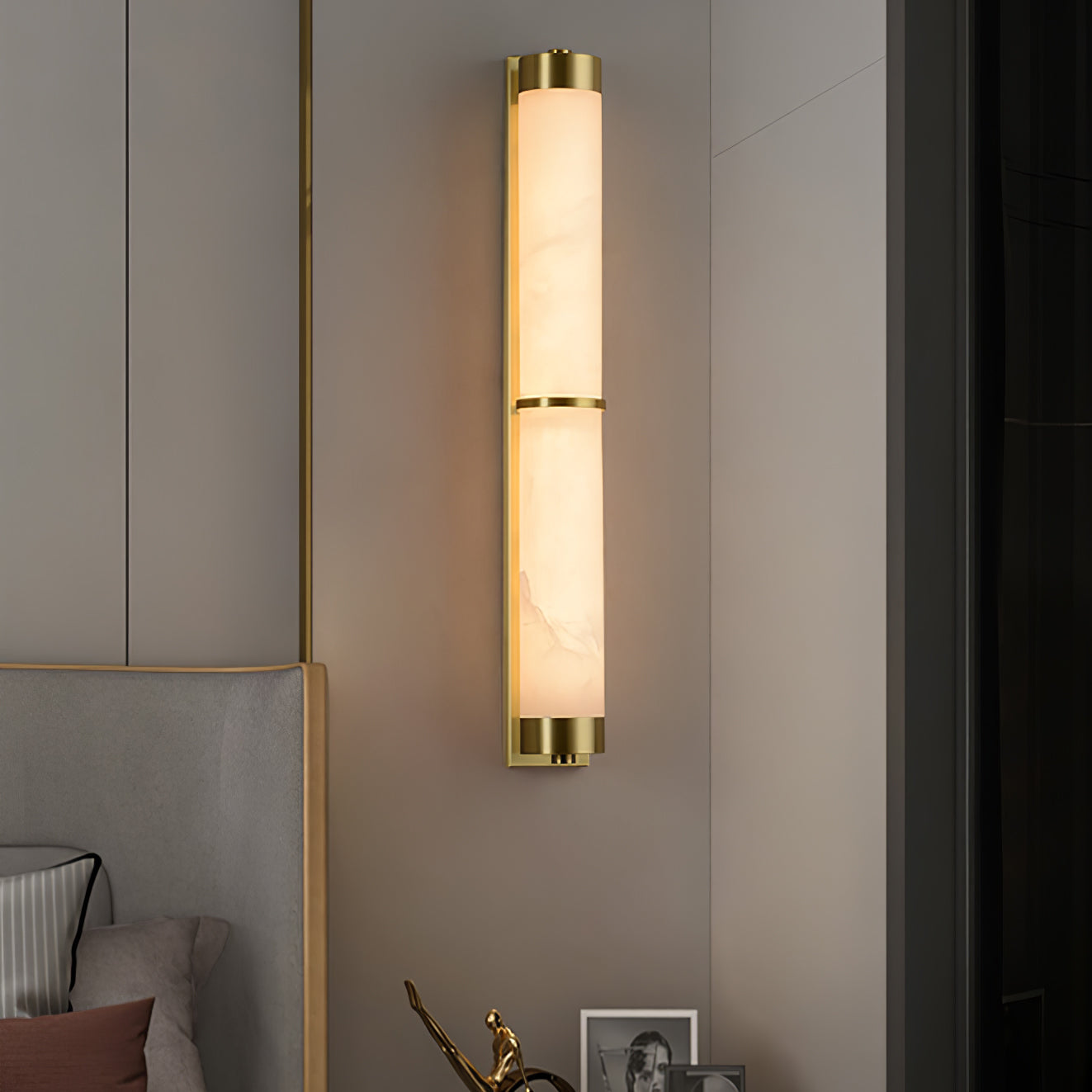 Alabaster Cylindra Brass Wall Light