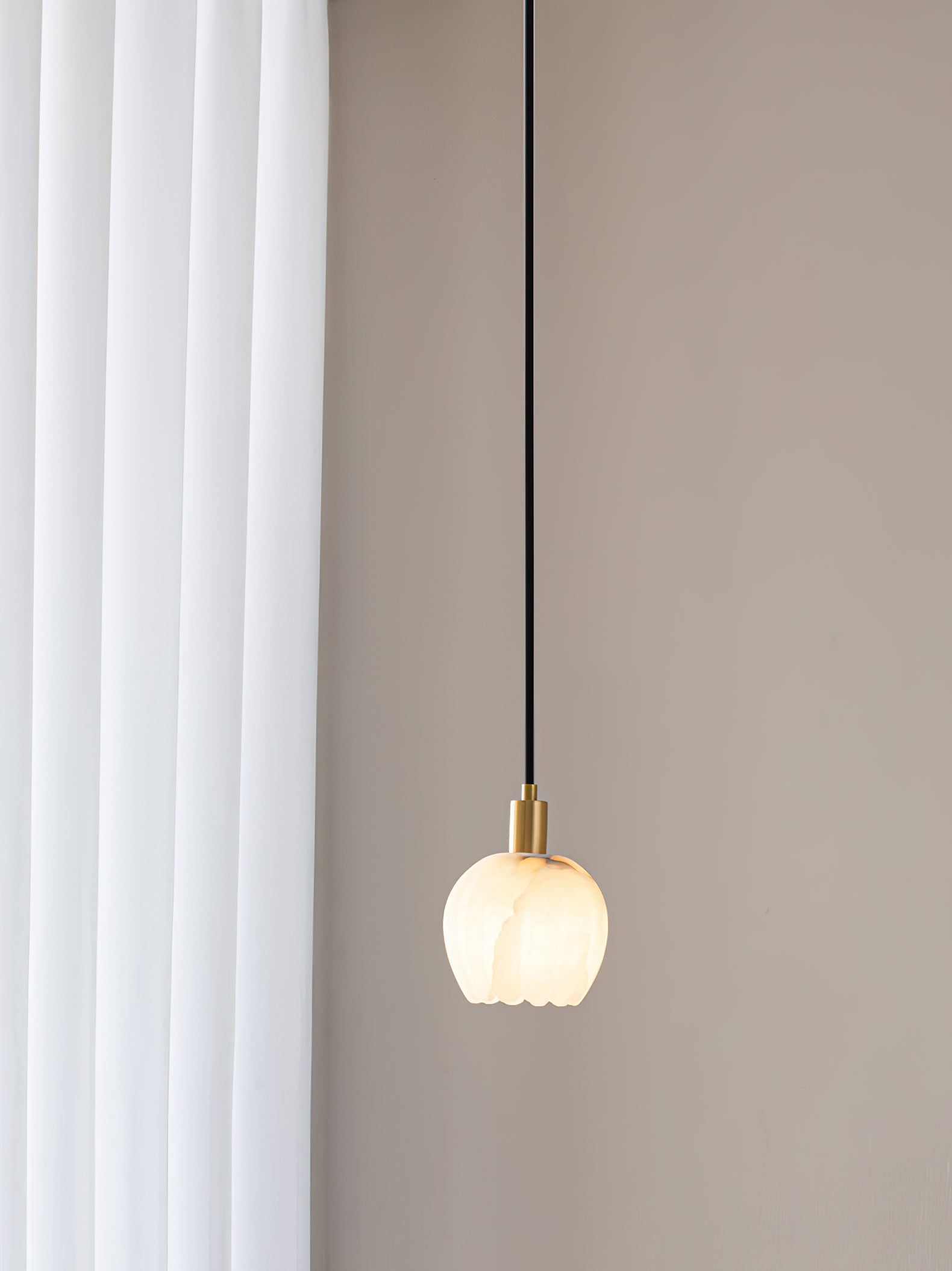 Alabaster Lilin Pendant Light