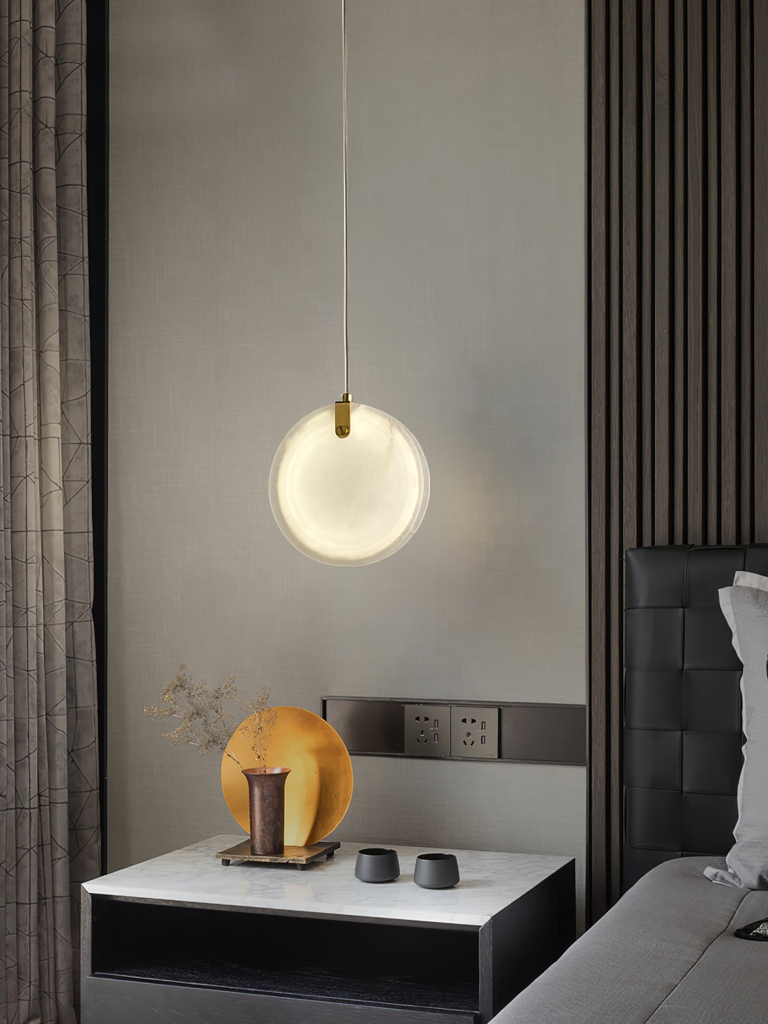 Alabaster Soho Pendant Light